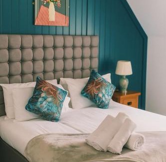 Claines Hotel | The Raven Pub with Rooms, Worcester