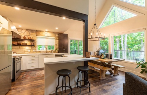 Greater Madawaska Ski Chalet | The Ravine In Calabogie - Luxury Chalet