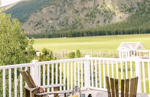 Columbia Falls House | The Red Barn-Perfect GNP Base Camp. 5 Star Luxury on the farm. Clean & Comfy.