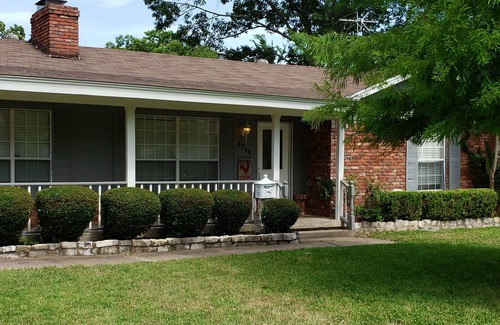 Richland Hills House | The Red Hen: Staycation! Swimming, Man Cave, Atari