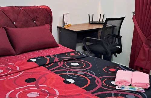 Kota Warisan Bed & Breakfast | The Red Room @ Alanis Residence Sepang, KLIA1 and KLIA2