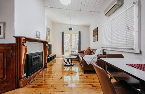 Castlemaine Apartment | The Redbrick House