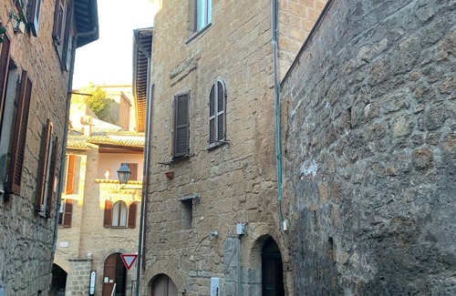 Orvieto Apartment | The refuge of the quarry, apartment in the historic center of Orvieto