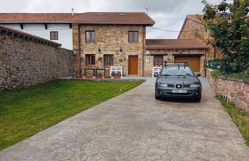 Enmedio House | The Requejo Royalty