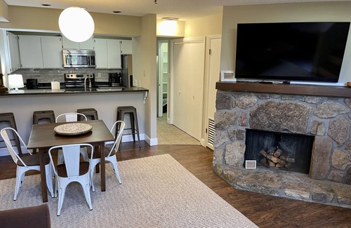 Johnson City House | The Retreat above Rocks - 2 Bedroom Townhome in North Johnson City!