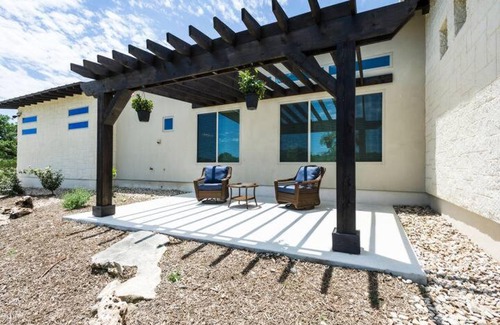 Spring Branch House | The Retreat at Hidden Falls