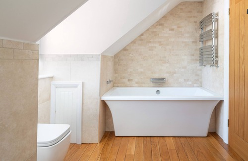 Cardigan Apartment | The Retreat - high-end and beautifully presented homestay near Cardigan