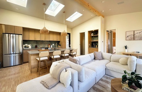 Wardensville Villa | The Ridge at Será - Brand New Modern WV Retreat