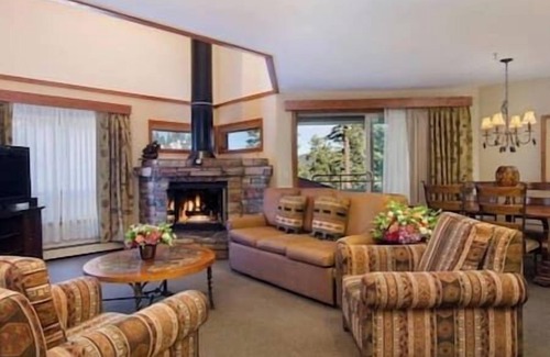 Tahoe Village Apartment | The Ridge Resort & Spa, Fireplace, Hot Tub, Pool