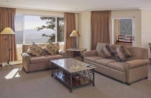 Tahoe Village Apartment | The Ridge Resort & Spa, Fireplace, Hot Tub, Pool