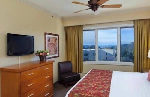 Tahoe Village Apartment | The Ridge Resort & Spa, Fireplace, Hot Tub, Pool