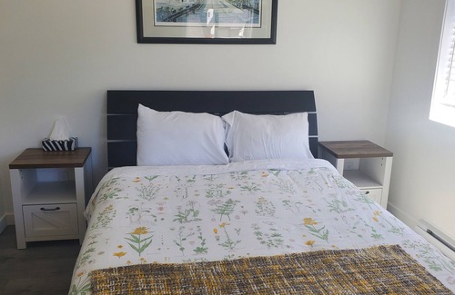 Saanichton Apartment | The Ridge Roost