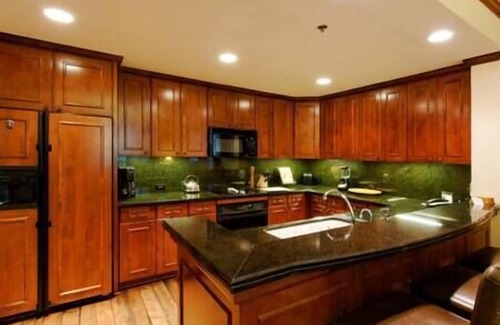 Aspen Resort | The Ritz Carlton Aspen-2 Bedroom Suite Ski-in!