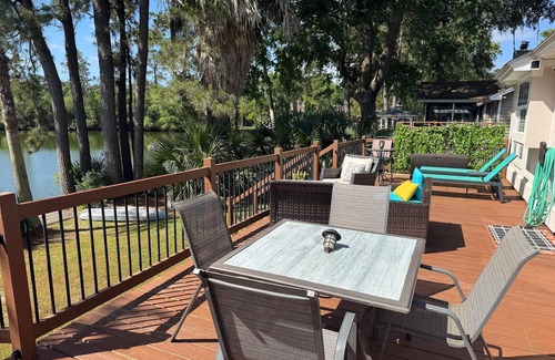 Savannah House | The Robin House, Newly Furnished Lake Retreat Near Tybee Island & Savannah