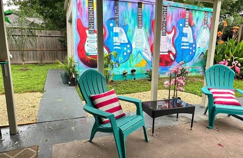 Southbelt/Ellington House | The Rockstar Retreat