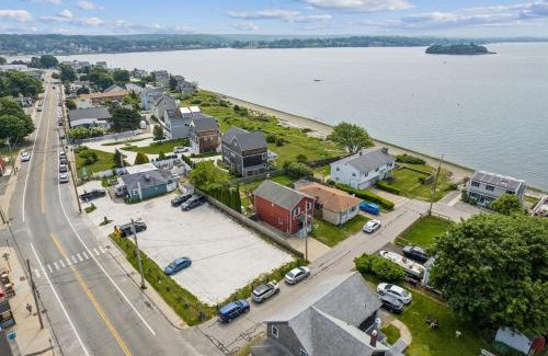 Portsmouth House | The Roost- Steps to beach & incredible water views