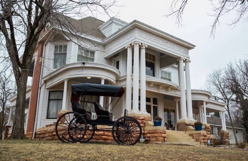 Guthrie Apartment | The Rose Cottage at The Carriage House