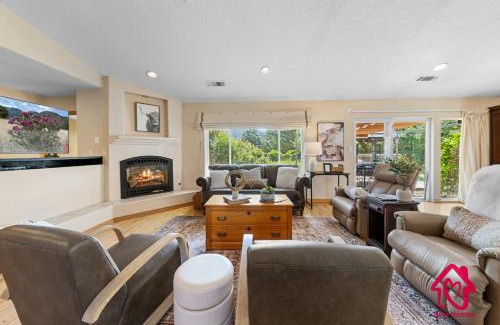 North Albuquerque Acres House | The Rose Garden Estate with Swim Spa - an Irvie Home