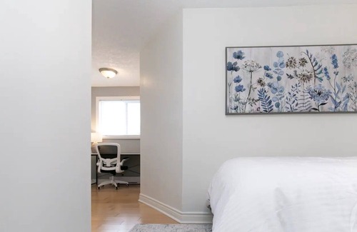 Colwood Apartment | The Royal Bay Getaway