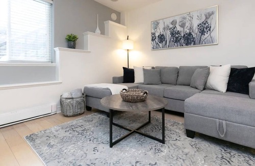 Colwood Apartment | The Royal Bay Getaway