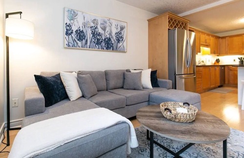 Colwood Apartment | The Royal Bay Getaway
