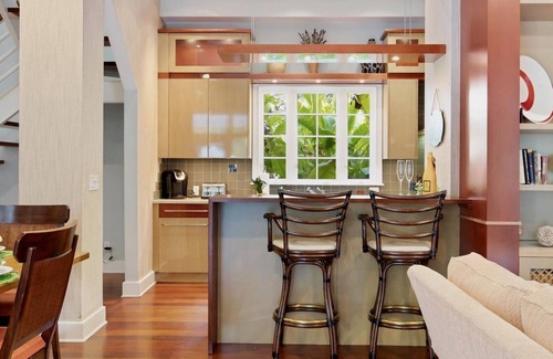 Bahama Village House | *THE ROYAL COMPOUND @ THE ANNEX* Lush Estate & Pool + LAST KEY SERVICES.