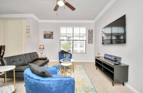 South Central Houston Apartment | The Royal Suite