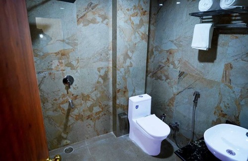 Alambagh Hotel | THE ROYALE AMOR HOTEL AND BANQUET HOTEL