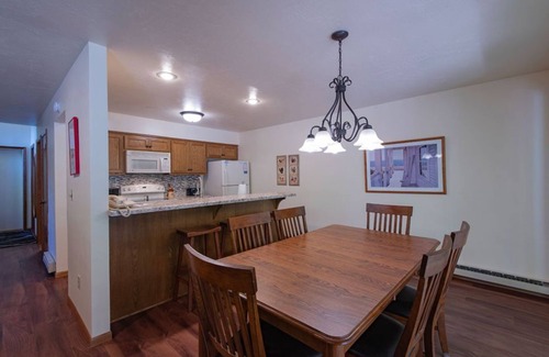 Baileys Harbor Condo | The Rushes 2BR Condo with Fireplace & Lakefront Views