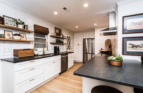 West Jefferson House | The Rustic-10 mins to West Jefferson