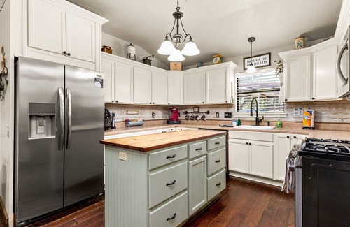 Canyon Lake Ski Chalet | The Rustic Soak Farmhouse