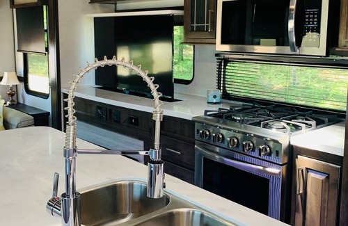 Putnam Hall House | The RV Hotel, a luxury RV in a charming town with people of big hearts.