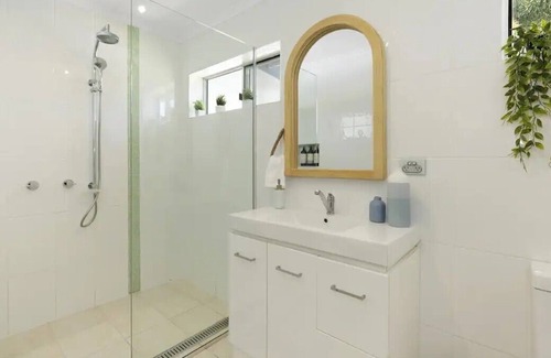 Pallarenda House | The Salty Curlew - private beachside oasis