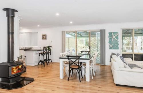 Narrawallee House | The Salty Deck