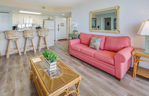 Key West Apartment | The Samana Cay | Tropical, Airy Retreat w/Private Balcony & Pool!