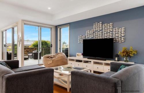 Long Beach Apartment | The Sandcastle