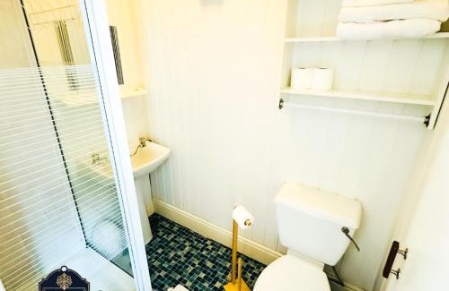 South Shore Hotel | The Sandhurst Hotel