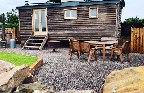 Chathill Cabin | The Sandpiper - sleeps 4 guests in 2 bedrooms