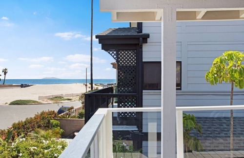 Pierpont Bay House | The Sandy Feet Retreat