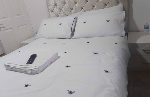 Loxford Hotel | The Saxon Rooms