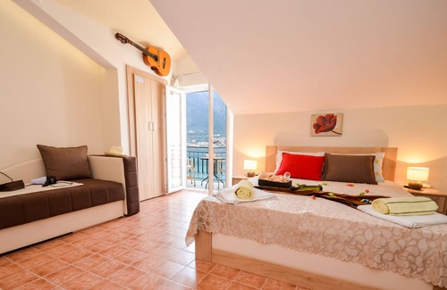Dobrota Apartment | The SeaCoast,studio apartment with a large terrace and a direct view of the bay