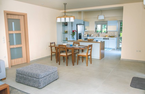 Gargaliani Villa | The Seacret Villa is a seaside house, where the olive oil trees, meet the sea.
