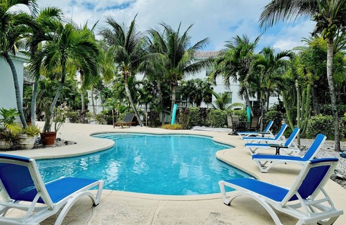 The Bight Cottage | The Seagate-Coconut Cabana.Walking distance to The Best snorkeling on Grace Bay