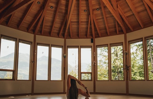 Kaslo House | The Sentinel - Retreat Home near Mirror Lake