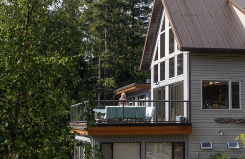 Kaslo House | The Sentinel - Retreat Home near Mirror Lake