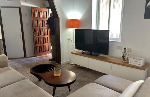 Haifa Apartment | "The Serene Colony Retreat" המפלט השקט במושבה