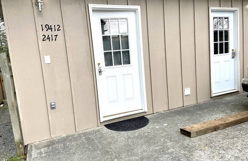 Alderwood Manor Apartment | The Sever: Studio Guest Suite