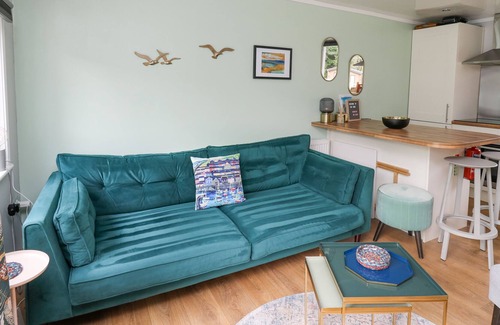 New Quay Cabin | THE SHED, pet friendly, with a garden in Llanarth