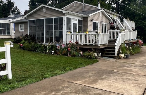 James Monroe House | The ShellHunter getaway at Fairview Beach.The perfect place to disconnect.