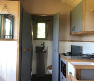 Woodfalls Apartment | The Shepherd’s Hut